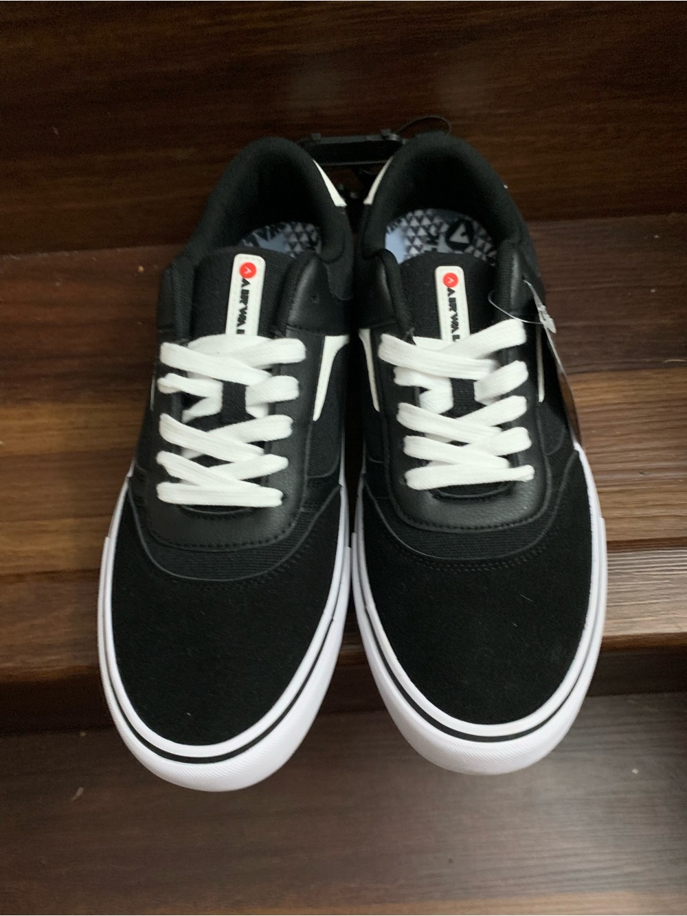 New Airwalk Black and White Low-Top Skate Sneakers. Size 11